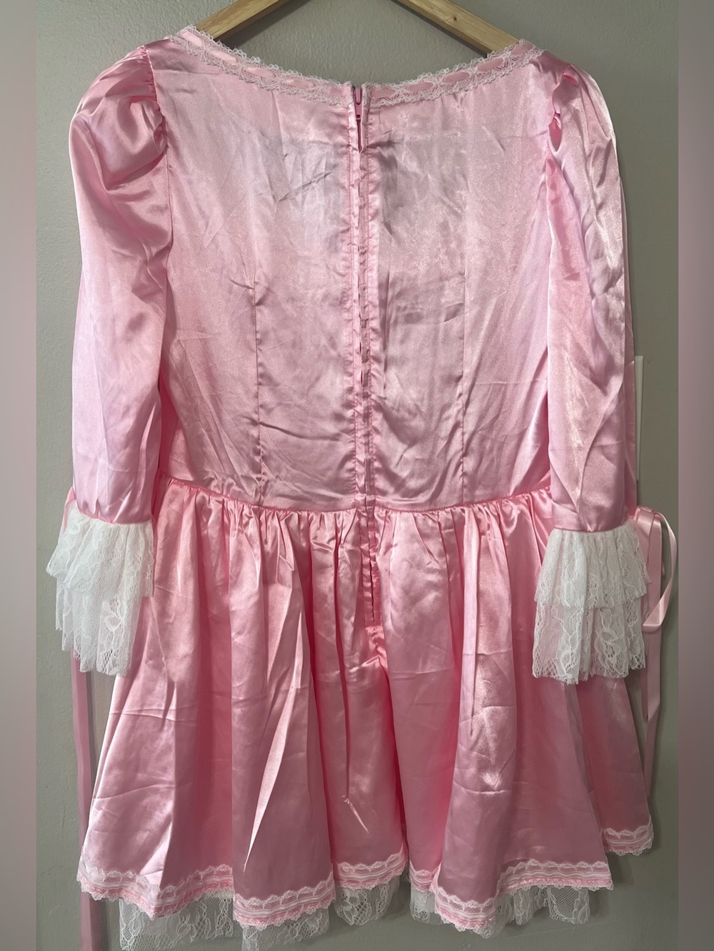 Dolls Kill Trickz N’ Treatz Cake Queen Costume Pink Lace Dress XL NWT - Picture 4 of 11